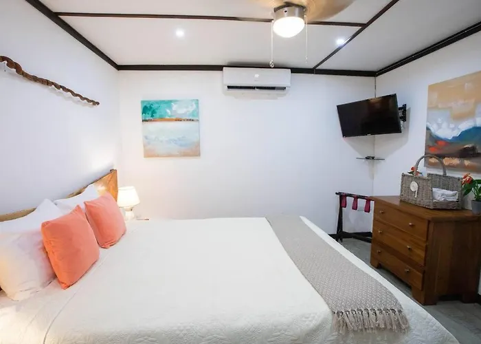 Villa La Choza Del Estero - 5Br Beachfront Oasis With Direct National Park & Beach Access, Private Pool, Large Yard, & Bbq Tamarindo