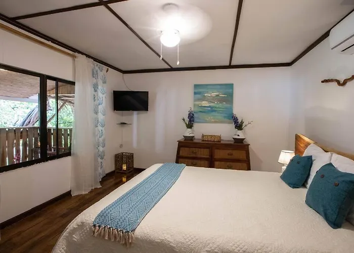 La Choza Del Estero - 5Br Beachfront Oasis With Direct National Park & Beach Access, Private Pool, Large Yard, & Bbq * Tamarindo