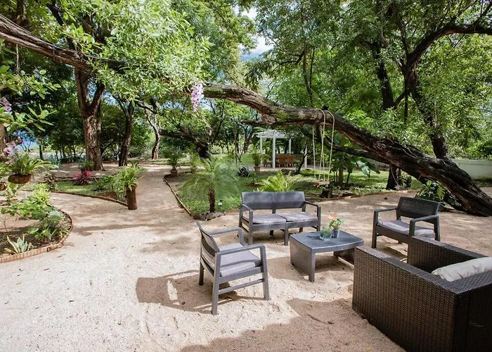 La Choza Del Estero - 5Br Beachfront Oasis With Direct National Park & Beach Access, Private Pool, Large Yard, & Bbq Villa *